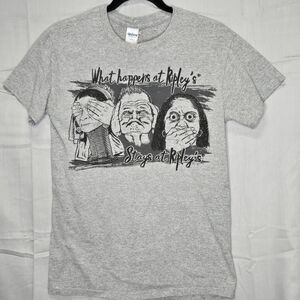 What Happens At Ripleys Stays At Ripleys Gray T-Shirt Adult Size Small